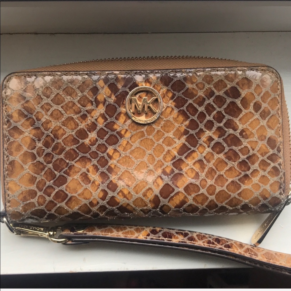 Micheal Kors Sand Python Brown Wristlet/Wallet - image 6
